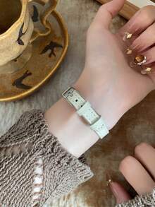 1pc White Square Women's Quartz Watch, Adjustable PU Strap, Small White Dial, Bar Markers, Elegant & Fashionable, Suitable For Daily Wear - White - View 5