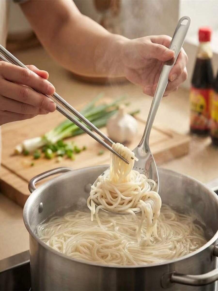 1pc/2pcs Large Stainless Steel Kitchen Strainer, Round Hole Oil Draining Skimmer, Home Cooking Noodle Filter, Catering Deep Fry Chopsticks, Dumpling Scoop, Noodle Strainer, Oil Draining Filter Grid - Silver - View 1
