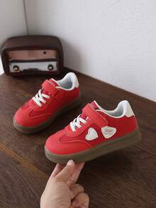 Children's Retro Low-Top Sneakers, Soft Faux Leather With Heart Decor, Hook And Loop Closure, Comfortable Toddler Girls Walking Shoes - Red - View 2