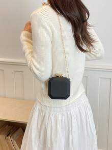Matte Multi-Faceted Cut Design Clutch Bag, Gold Bead Buckle And Metal Chain Decor, Mini Body Can Hold Lipstick And Other Small Items, Bead Buckle Closure, Luxury Delicate Style Hard Shell Square Box Bag - Black - View 6