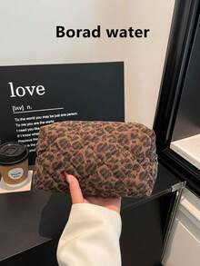 豹紋時尚多功能絎縫刺繡格紋加厚化妝包 學生鉛筆袋 菱格紋燈芯絨休閒手拿包 保暖羽絨小包 - 咖啡 - 查看 10