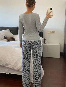 DAZY Setelan Piyama Atasan Lengan Panjang dan Celana Motif Hati Abu-abu untuk Wanita, Pakaian Musim Dingin - Grey - View 4