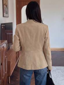 女款麂皮卡其色長袖立領蛇紋鈕扣開襟外套，喇叭下擺，秋冬穿搭必備 - 卡其色 - 查看 4