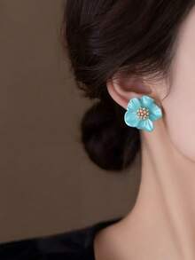 1 Pair French Luxury Sweet Delicate Fresh Minimalist Fashion Versatile Blue Flower Stud Earrings Suitable For Women's Daily, Holiday And Commute Wear - Baby Blue - View 6