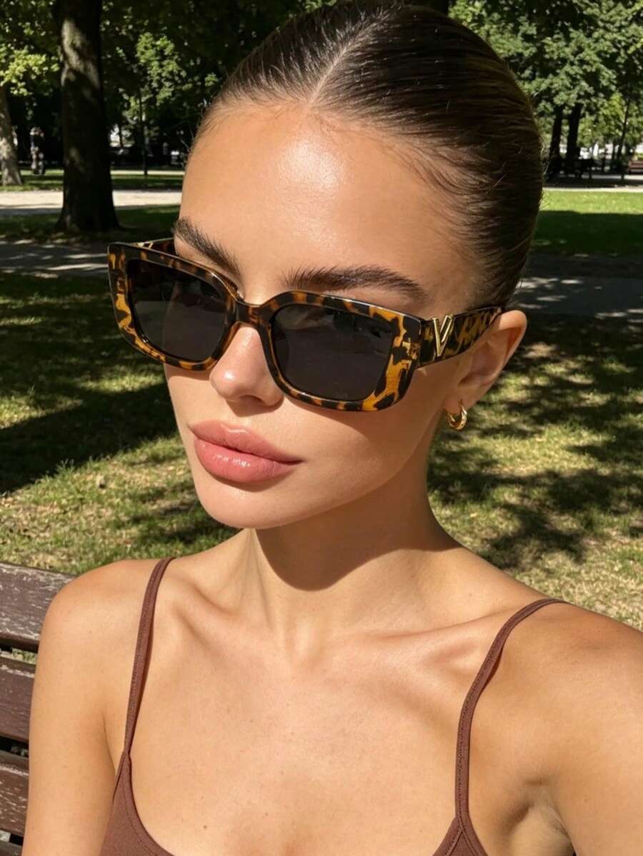 1pc Plastic Frame Geometric Fashion Glasses, Outdoor Travel Personalized Photo Prop Fashion Eyewear - Black - View 1