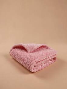 1pc Warm & Soft Flannel Pet Blanket, Suitable For Cats & Dogs, Washable Fluffy Comforting Throw Blanket, High Density 280gsm Solid Pineapple Pattern Pet Mat - 46*70 - View 5