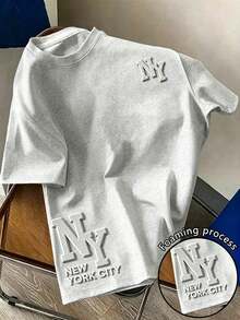 Camiseta de hombre con estampado en relieve - Estilo urbano de Nueva York, cómoda, cuello redondo, tela de moda, diseño llamativo en relieve, camiseta de verano, adecuada para - Gris Claro - Ver 9
