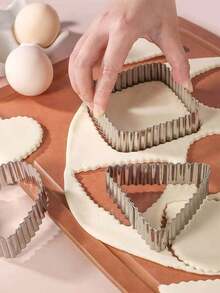 3pcs Stainless Steel Large Heart-Shaped Cookie Cutter, Jam Cookie Mold, Chinese Cake Baking Mousse Ring Set - View 2