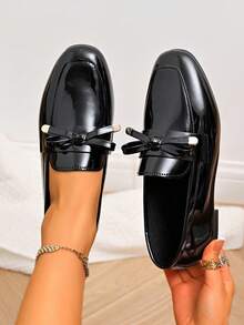 Sepatu Slip-On Minimalis Wanita Serbaguna dengan Simpul Pita, Warna Polos, Ujung Bulat, Sol Tipis, Sepatu Datar - Hitam - View 2