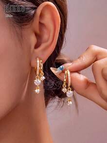 Hihho 2pcs/Set Anting Hoop Dua Lapis dengan Desain Berlian Imitasi Besar dan Kecil, Efek Berlapis yang Mewah, Berkilauan Saat Bergerak, Mempercantik Bentuk Wajah, Cocok untuk Penggunaan Pribadi atau Sebagai Hadiah untuk Teman dan Keluarga - Liontin Ganda - View 2