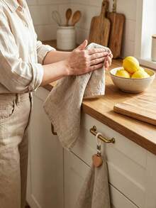 1/2pcs Wooden Heart-Shaped Towel Clips, Kitchen Tea Towel Holder, Dishcloth Hanging Rack, Bathroom Hand Towel Rack, Non-Slip Instant Hanging Ring - A - View 6
