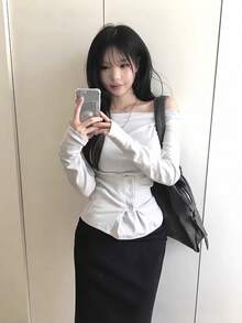 女款收腰鈕扣長袖T恤，露肩一字領上衣，秋季 - 白色 - 查看 2