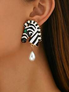 French Vintage Exaggerated Enamel Black & White Zebra Print Pearl Earrings For Women, Niche Design High-End Animal Head With Rhinestone Green Eyes, Personalized Bohemian African Style Vacation Accessory - Multicolor - View 2