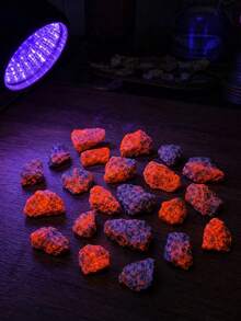 60/150/300/500g Yooperlite Batu Alam Reaktif UV 365nm Batu Mentah Fluorescent Oranye untuk Koleksi Dekorasi Rumah & Dekorasi Meja Koleksi DIY - MultiWarna - View 7
