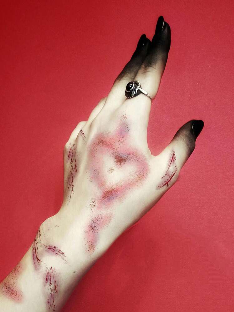 STARTTOOS 2PCS Halloween Realistic Bruise & Claw Scratch Pattern Makeup DIY Holiday Gift Party Favor Waterproof Temporary Tattoo Stickers For Hand Back, Arm, Face, Shoulder, Neck, Collarbone, Leg - Multicolor - View 1