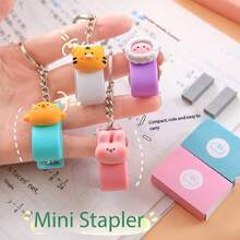 1 buah Stapler Mini Lucu Stapler Kecil Set Alat Tulis Mini Warna Pink Set Stapler dan Staples Cocok untuk Rumah Kantor Stapler Mini Pelajar Kantor Budaya Kecil Kreatif dengan Gantungan Kunci Grosir Stapler Mini Kartun Stapler Mini Pelajar Kantor Stapler Kecil Stapler Portabel Gantungan Kunci Warna Macaron - Berbagai gaya - View 3