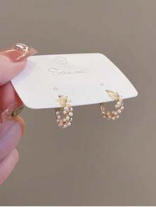 QTHOPE A Pair Of Copper Alloy Light Luxury Elegant Round Pearl Hoop Earrings For Women - Gold - View 5