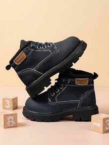 Sepatu bot ankle keren untuk anak laki-laki dengan kombinasi warna biru tua, resleting samping, dan desain bertali, cocok untuk dipakai di luar ruangan dan pakaian musim gugur/musim dingin. - Navy Blue - View 2