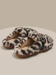 Fashion Leopard Print Slippers 2026 New Luxury Outdoor Plush Warm Indoor Floor Slippers Coffee Black White - Black and White - View 4