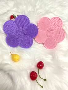Silicone Makeup Brush Cleaning Pad, Flower Shaped, With Suction Cup, Portable Cleaning Tool, Suitable As Valentine's Day, Birthday, Party Gift - Multicolor - View 3