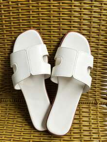 Women's Loose Fit Flat Sandals, Open Toe, Fashion, Beach, Non-Slip, Slip-On, Fashion Low Heel Sandals, Vacation Style, Summer - White - View 3