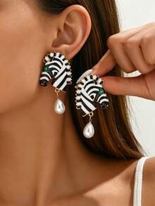 French Vintage Exaggerated Enamel Black & White Zebra Print Pearl Earrings For Women, Niche Design High-End Animal Head With Rhinestone Green Eyes, Personalized Bohemian African Style Vacation Accessory - Multicolor - View 1