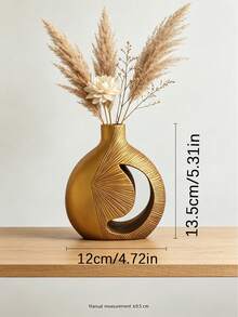 1 Golden Abstract Hollow Resin Vase, Radiating Textured Decorative Vase, Modern Bohemian Tabletop Home Decor, Suitable For Living Room, Hallway, Bedroom, And Dining Room Decoration, Perfect As A Housewarming Gift - Earthy Gold Moon Vase - View 6