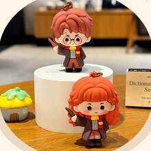 Warner Bros 1 st äkta Harry Potter-nyckelring, 3D PVC-figur, väskcharm med magiskt tema, nyckelringshängare, ryggsäcksdekoration, fan-present, perfekt festpresent, julklapp, skolstartpresent, samlarobjekt, jul- och halloweenpresent (slumpmässig stil) - Multifärgad - Visa 2