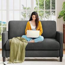 Sofá de Dos Plazas Tapizado en Tela Canelada Gris 79x130x89 cm |   Sofá Compacto con Brazos y Patas de Madera Negras |   para Salón Oficina Recámara y Espacios Reducidos |   Fácil de Armar - Gris - Ver 5