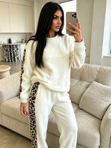 2pcs Women's Cream Lamb Fleece Leopard Print Patchwork Thick Warm Long Sleeve Elastic Waist Pants Pajamas Loungewear Set - White - View 4