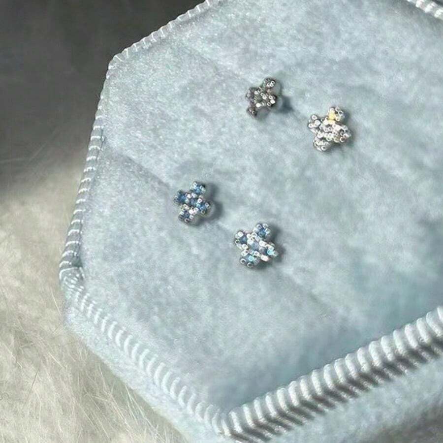 1 Pair Mini Cross Cartilage Earrings, Korean Style Versatile All-Match Design, Niche Sparkling Rhinestone Exquisite Stackable Stud Earrings For Women - Silver - View 1