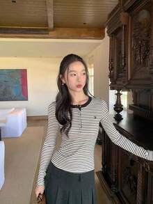 女款秋冬新款條紋圓領長袖內搭上衣，刺繡修身針織T恤 - 杏色 - 查看 7