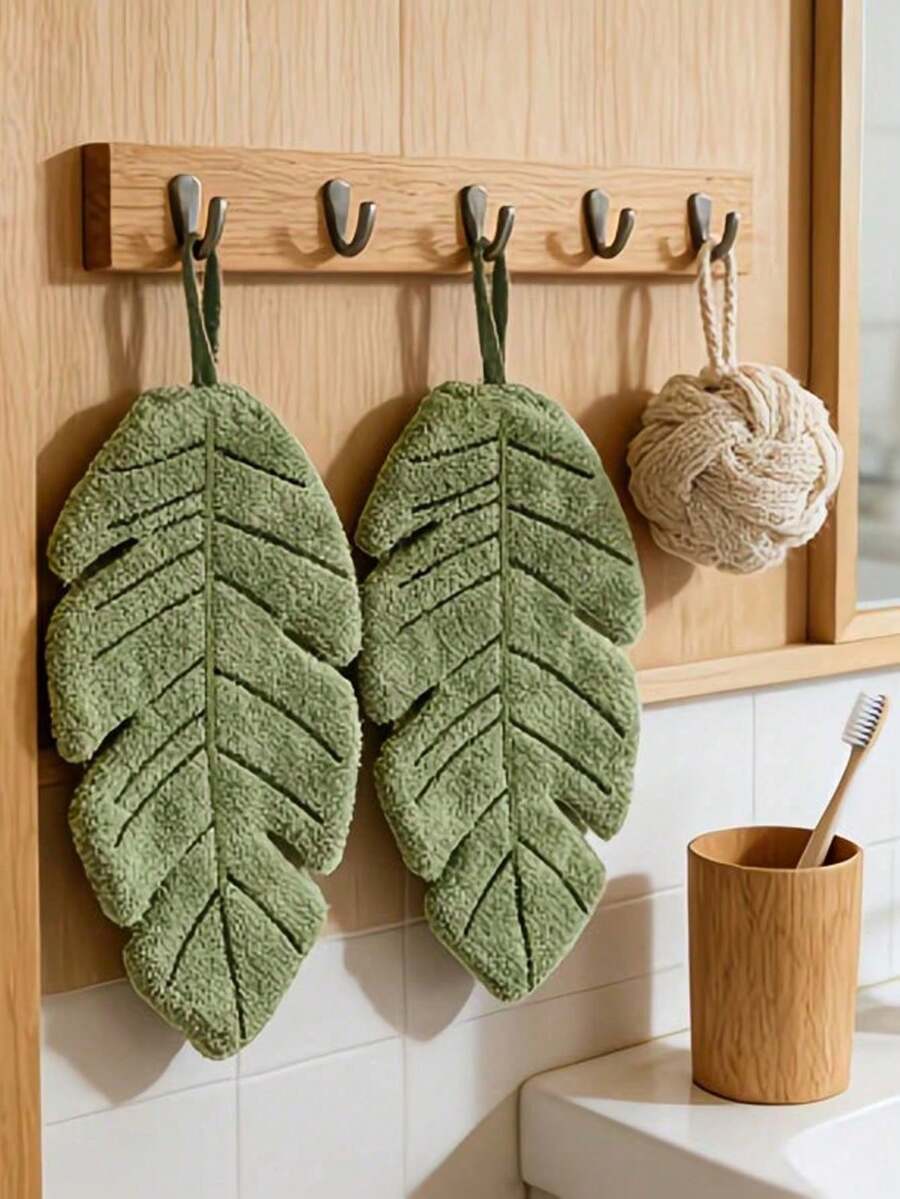 These Towels Feature A Banana Leaf Pattern Design And Are Made From Soft, Absorbent Coral Fleece Material. Perfect For The Bathroom, Kitchen, And Home, They Make A Great Gift For Plant Lovers And A Beautiful Decoration For Your Space - Multicolor - View 1