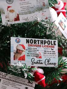 4 Styles Santa Claus Sleigh Driver's License Cards, Vintage ID Layout, Printed With Santa Claus Portrait And North Pole Reindeer Text, American Retro Fun Style Suitable For Winter Christmas, Can Be Used As Surprise Props For Christmas Gift Box Matching, Family Party, Holiday Interactive Cards - Multicolor - View 2