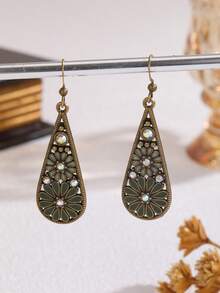 1 Pair New Creative Green Bohemian Style Geometric Rhinestone Water Drop Earrings, Unique Design With High-End Fashion Versatile Earrings For Women, Suitable For Daily Wear - Earring - View 4