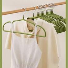 10/20/30/40pcs New Curved Resin Hangers Green, Shoulder Arc Design Prevents Wrinkles, Wide Design, No Mark Hanging, Corner Hook Design, Easy Hanging For Strappy Lingerie, Multi-Purpose, Storage Made Easy, Thick Material For Heavy Clothes, Anti-Slip Texture, Prevents Slipping - Green - View 3