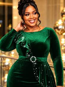 Plus Size Green Velvet Maxi Dress Long Sleeve Beaded Ruffle With Rhinestone Buckle Belt Bodycon Formal Evening Church Wedding Guest Gown Fall Outfit - Dark Green - View 2