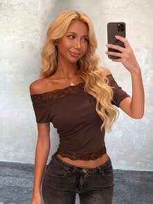 Women's Summer Brown Valentine's Day Top, Off-Shoulder Lace Trim Short Sleeve Casual Blouse, Suitable For Dates, Parties And Beach - Brown - View 3