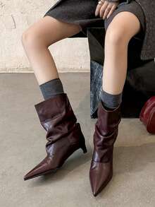 Suede Mid-Heel Square Toe Solid Color Commuter Slimming Chunky Heel Back Zipper Fashion Ankle Boots - Burgundy - View 5