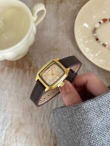 1 buah Jam Tangan Quartz Kopi Persegi Klasik, Dial Emas, Tali PU yang Dapat Diatur, Penanda Jam Campuran yang Indah, Cocok untuk Pemakaian Sehari-hari - Coffee Brown - View 2