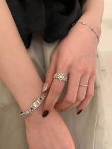 1pc Luxury Full Rhinestone Daisy Ring, Early Spring Niche High-End Index Finger Ring, Gentle Vintage Style - Daisy - View 2