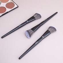 1pc #93 Angled Blush Brush, Liquid Blush Makeup Brush, Blush Makeup Tool - Black - View 9