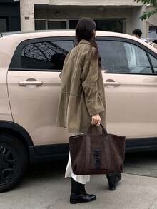 Vintage Minimalist Tote Bag, Dual Handle Design With Front Pocket, Square Structured Shape, Spacious Interior For Various Personal Items, Clean And Timeless Silhouette, Suitable For Commuting And Travel, Effortlessly Creating A Sophisticated And Elegant Outfit - Coffee Brown - View 3