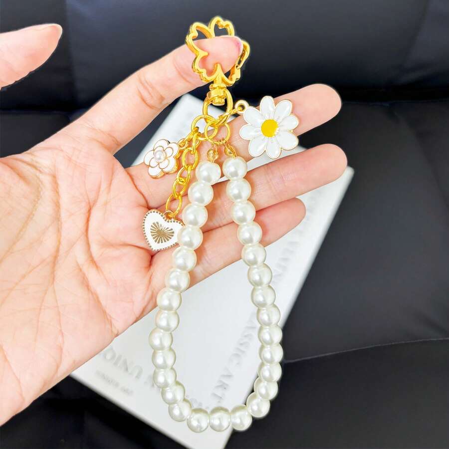 1 قطعة سلسلة مفاتيح أنيقة بتصميم كوري بسيط مع لؤلؤ أبيض وزهرة البابونج، تعليقة حقيبة، راقية وجميلة للفتيات