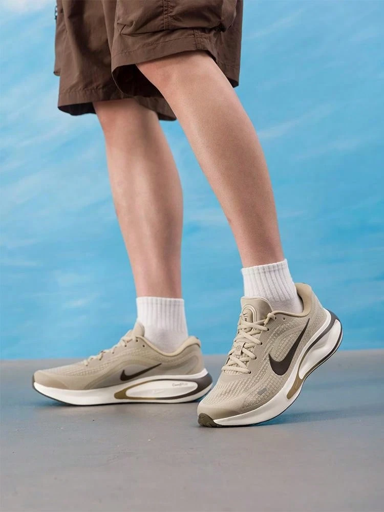 Men's Running Shoes NIKE JOURNEY RUN Summer Fitness Training Low-Top Athletic Shoes FN0228-200 - Khaki - View 1