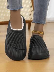 Solid Color Shell Casual EVA (Ethylene-Vinyl Acetate) Faux Fur Lined Slippers For Home, Vacation, Office, Autumn/Winter - Black - View 3