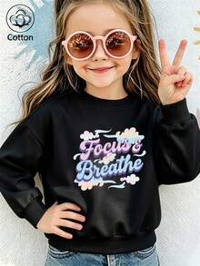 سويت شيرت Focus & Breathe بشعار سحابة متدرجة الألوان - الأسود - مشاهدة 10