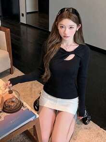 Autumn/Winter New French Sweet Style Women's Solid Color Knitted Base Layer Slim Fit Sweater - Black - View 1