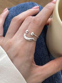 1pc Minimalist, Fun, Adjustable Open-Face Ring Features A Delicate And Playful Openwork Smile Design Made Of High-Quality, Hypoallergenic Stainless Steel. It's Fade-Resistant, Simple, Elegant, And Fashionable, Suitable For Both Men And Women. Perfect For Everyday Wear, Parties, Dates, Vacations, And As A Stylish Autumn/Winter Accessory. - Face - View 6