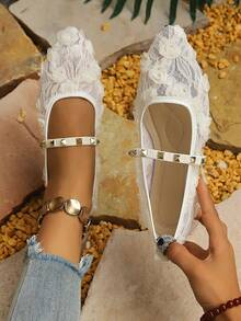 1 Pair Women's 3D Rose Lace Pointed Toe Mary Jane Shoes, Rivet Single Strap Low-Top Comfortable Flat Ballet Shoes, Spring/Autumn New Style, Suitable For Daily Commute And Vacation Outfits - White - View 2